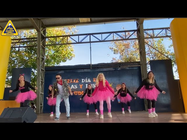 baile de profesores para el dia del alumno