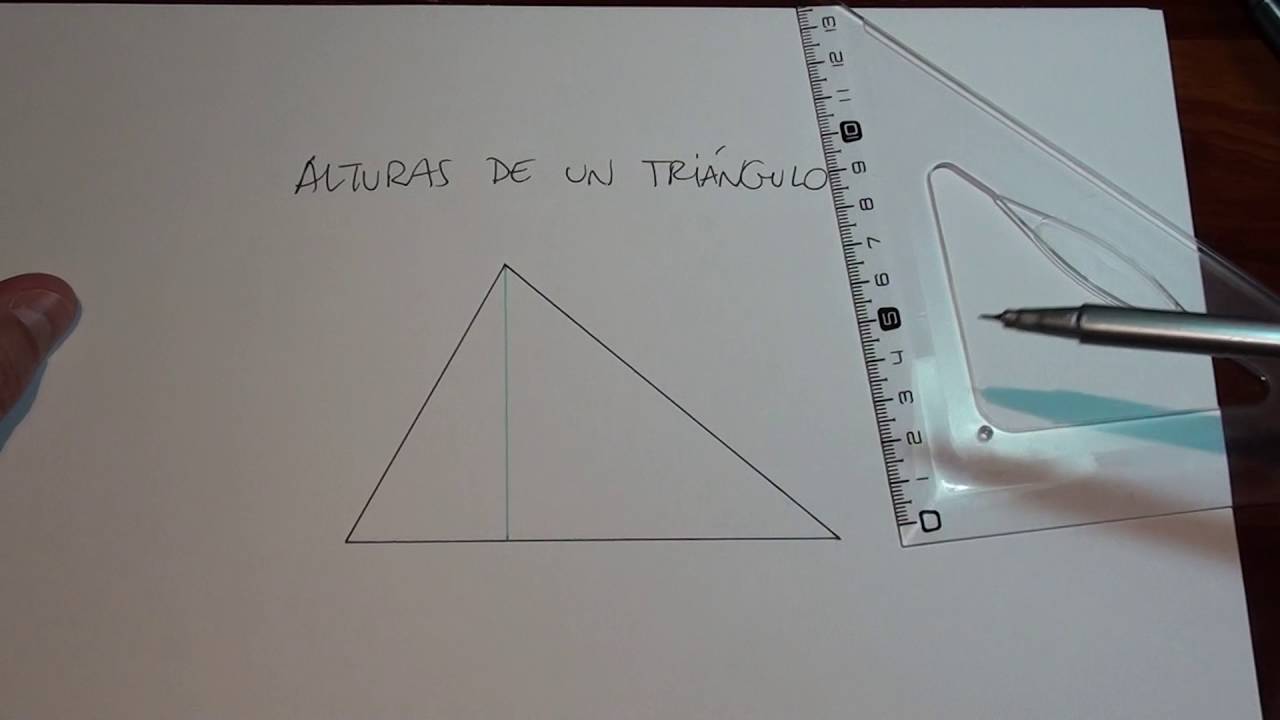 como se traza la altura de un triangulo