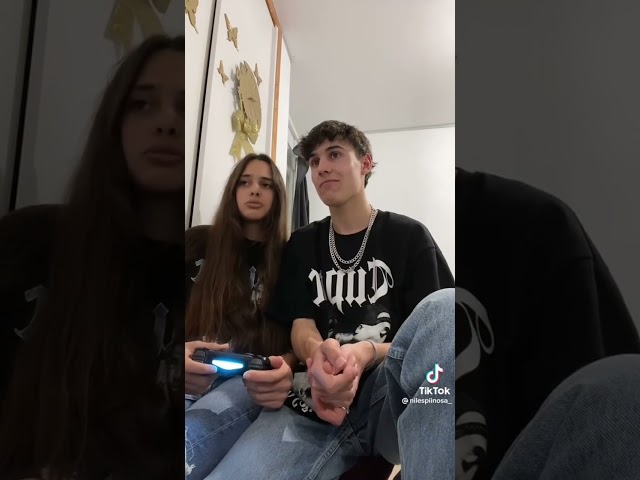 me bese con mi mejor amiga soy hombre
